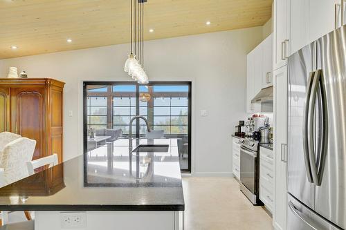 Cuisine - 2207 Ch. Du Golf, Sainte-Lucie-Des-Laurentides, QC - Indoor Photo Showing Other Room