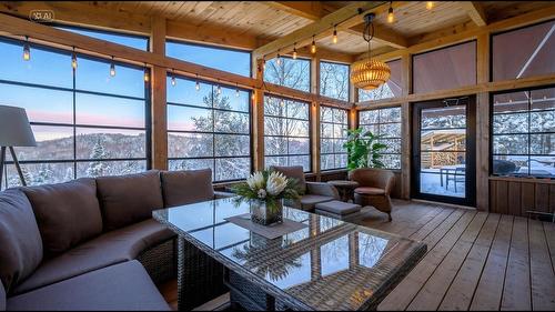 Véranda - 2207 Ch. Du Golf, Sainte-Lucie-Des-Laurentides, QC - Indoor