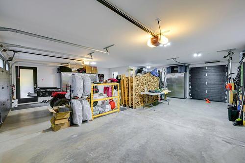 Garage - 2207 Ch. Du Golf, Sainte-Lucie-Des-Laurentides, QC - Indoor Photo Showing Garage