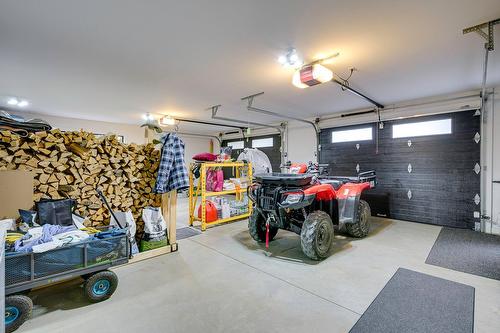 Garage - 2207 Ch. Du Golf, Sainte-Lucie-Des-Laurentides, QC - Indoor Photo Showing Garage