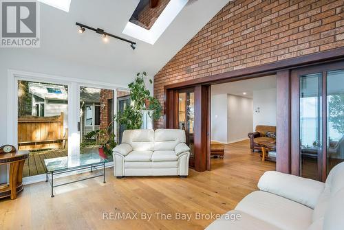 38 Willow Drive, Tiny, ON - Indoor Photo Showing Other Room