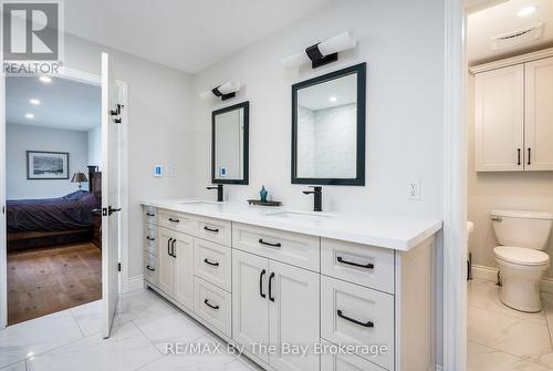38 Willow Drive, Tiny, ON - Indoor Photo Showing Bathroom