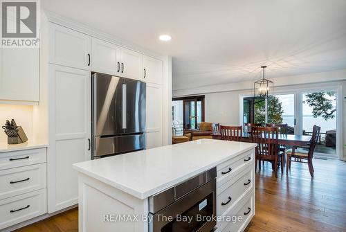 38 Willow Drive, Tiny, ON - Indoor