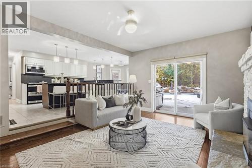 117 Miller Drive, Ancaster, ON - Indoor Photo Showing Living Room