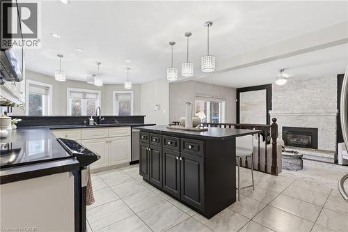 117 Miller Drive, Ancaster, ON - Indoor Photo Showing Kitchen With Upgraded Kitchen