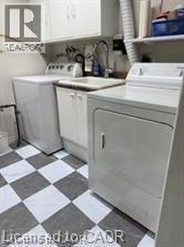 55 Gracefield Crescent, Kitchener, ON - Indoor Photo Showing Laundry Room