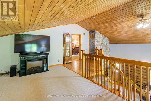 199 Kelly'S Road, Rideau Lakes, ON - Indoor Photo Showing Other Room