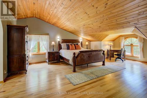 199 Kelly'S Road, Rideau Lakes, ON - Indoor Photo Showing Bedroom