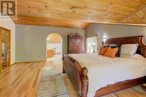 199 Kelly'S Road, Rideau Lakes, ON - Indoor Photo Showing Bedroom