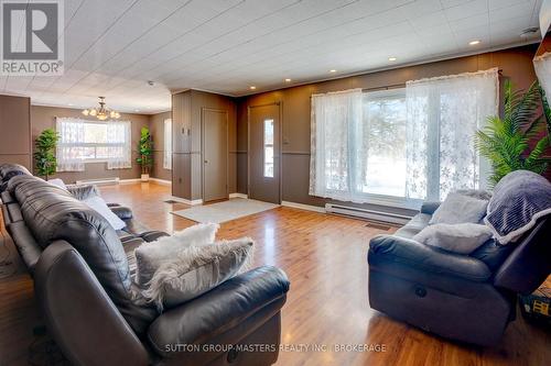 3248 Highway 32 Highway, Leeds And The Thousand Islands, ON - Indoor Photo Showing Other Room