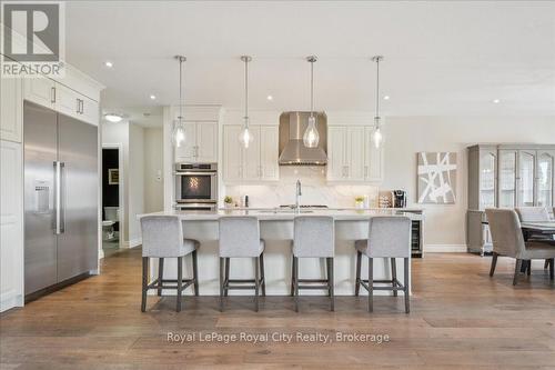 51 Ariss Glen Drive, Guelph/Eramosa, ON - Indoor Photo Showing Kitchen With Upgraded Kitchen