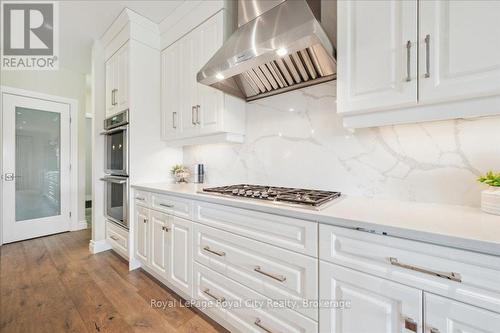 51 Ariss Glen Drive, Guelph/Eramosa, ON - Indoor Photo Showing Kitchen With Upgraded Kitchen
