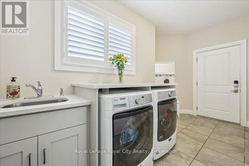 51 Ariss Glen Drive, Guelph/Eramosa, ON - Indoor Photo Showing Laundry Room