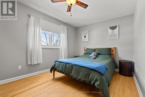 866 Claude Street, Ottawa, ON - Indoor Photo Showing Bedroom