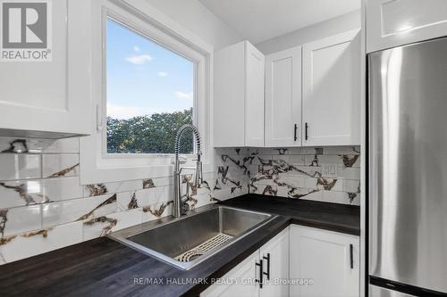 15 Scharf Lane, Ottawa, ON - Indoor Photo Showing Kitchen