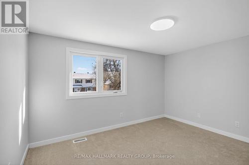 15 Scharf Lane, Ottawa, ON - Indoor Photo Showing Other Room