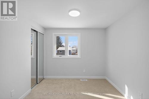 15 Scharf Lane, Ottawa, ON - Indoor Photo Showing Other Room