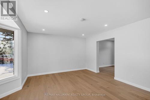 15 Scharf Lane, Ottawa, ON - Indoor Photo Showing Other Room