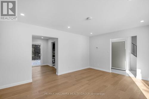 15 Scharf Lane, Ottawa, ON - Indoor Photo Showing Other Room