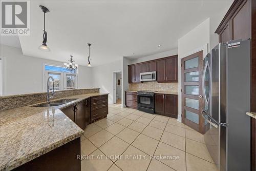 6833 Suncrest Drive, Ottawa, ON - Indoor Photo Showing Kitchen With Double Sink
