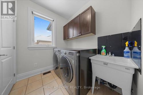 6833 Suncrest Drive, Ottawa, ON - Indoor Photo Showing Laundry Room