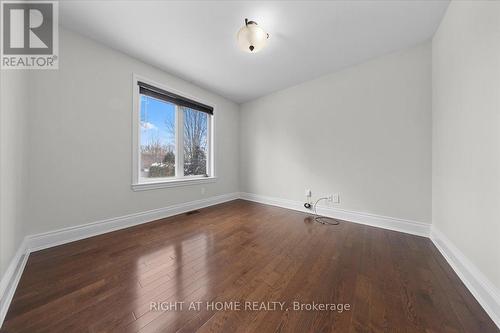 6833 Suncrest Drive, Ottawa, ON - Indoor Photo Showing Other Room