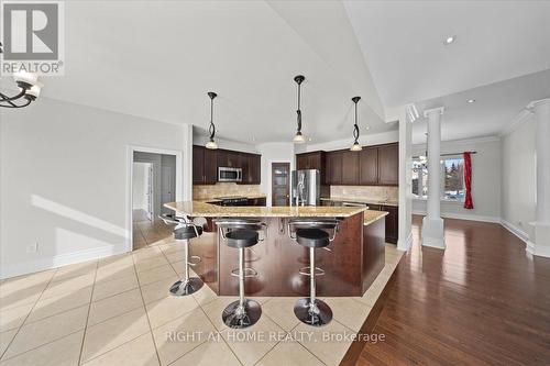 6833 Suncrest Drive, Ottawa, ON - Indoor Photo Showing Kitchen With Upgraded Kitchen