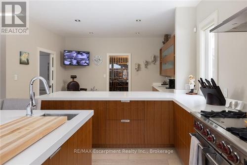 287 Macdonald Road, Oakville (Oo Old Oakville), ON - Indoor Photo Showing Kitchen With Double Sink