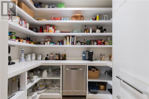 287 Macdonald Road, Oakville (Oo Old Oakville), ON - Indoor With Storage