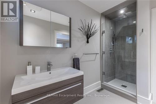 287 Macdonald Road, Oakville (Oo Old Oakville), ON - Indoor Photo Showing Bathroom