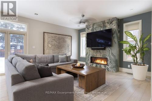 287 Macdonald Road, Oakville (Oo Old Oakville), ON - Indoor Photo Showing Living Room With Fireplace