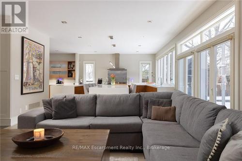 287 Macdonald Road, Oakville (Oo Old Oakville), ON - Indoor Photo Showing Living Room