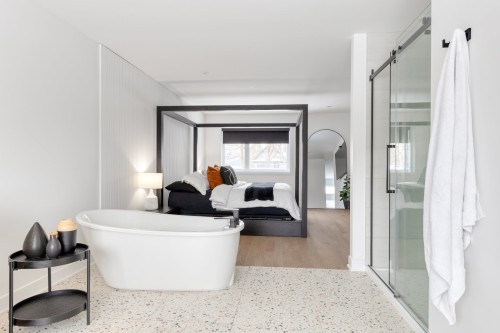 Salle de bains attenante à la CCP - Rue Du Faubourg, Saint-Jérôme, QC - Indoor