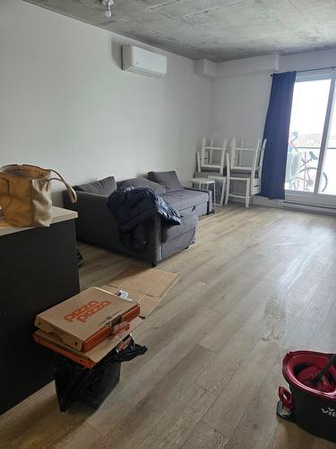 Living room - 610-1431 Av. De La Gare, Mascouche, QC - Indoor