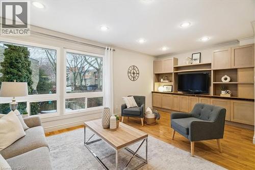 915 Inverhouse Drive Unit# 80, Mississauga, ON - Indoor Photo Showing Living Room