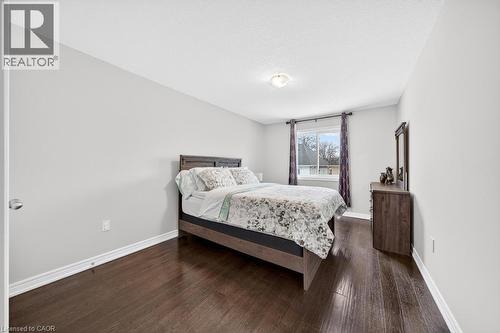 9 Starling Drive, Hamilton, ON - Indoor Photo Showing Bedroom