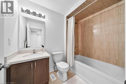 9 Starling Drive, Hamilton, ON - Indoor Photo Showing Bathroom