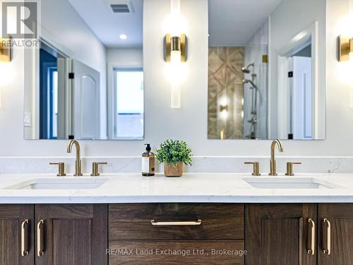 920 Bogdanovic Way, Huron-Kinloss, ON - Indoor Photo Showing Bathroom