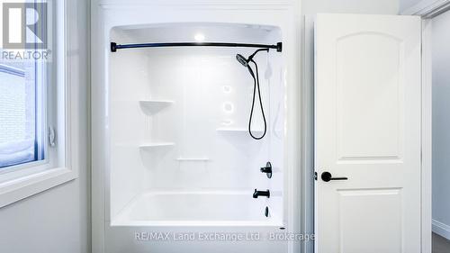 920 Bogdanovic Way, Huron-Kinloss, ON - Indoor Photo Showing Bathroom