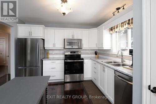 18 Tanner Drive, Stirling-Rawdon (Stirling Ward), ON - Indoor Photo Showing Kitchen With Double Sink