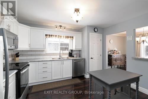 18 Tanner Drive, Stirling-Rawdon (Stirling Ward), ON - Indoor Photo Showing Kitchen With Double Sink