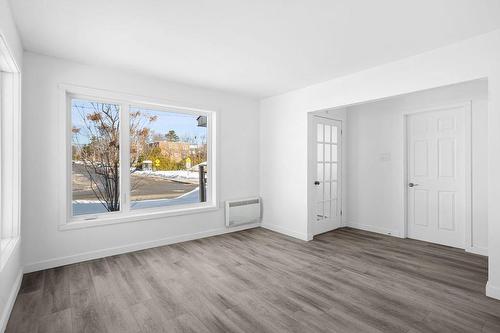 Salon - 594 Rue Ouimet, Saint-Jérôme, QC - Indoor Photo Showing Other Room