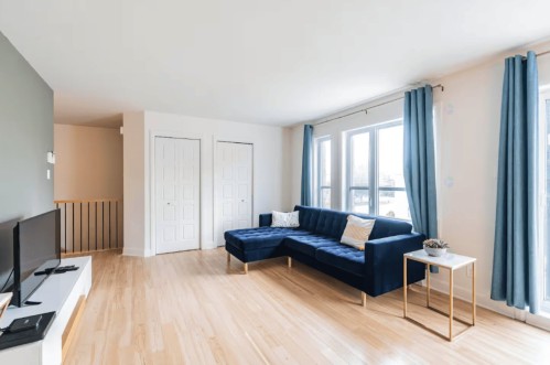 Living Room - 4115 Grande Allée, Longueuil (Saint-Hubert), QC - Indoor