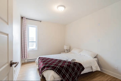 Bedroom - 4115 Grande Allée, Longueuil (Saint-Hubert), QC - Indoor Photo Showing Bedroom
