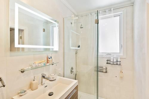 Salle de bains - 4086  - 4088 Av. Marcil, Montréal (Côte-Des-Neiges/Notre-Dame-De-Grâce), QC - Indoor Photo Showing Bathroom