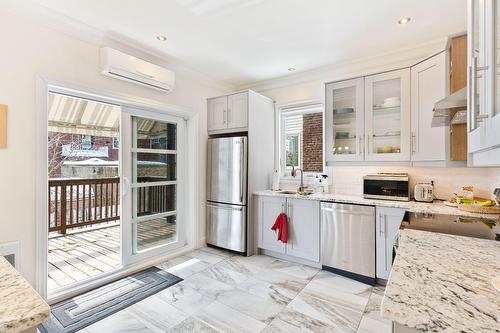 Cuisine - 4086  - 4088 Av. Marcil, Montréal (Côte-Des-Neiges/Notre-Dame-De-Grâce), QC - Indoor Photo Showing Kitchen