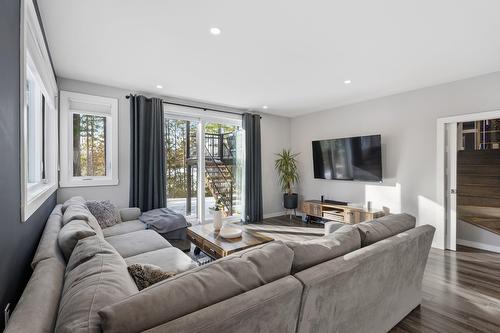 Salle familiale - 220 Rue De L'Archipel, Saint-Denis-De-Brompton, QC - Indoor Photo Showing Living Room