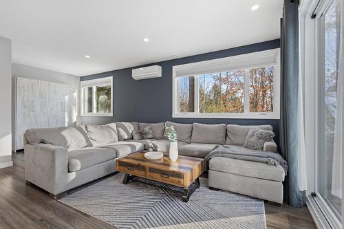 Salle familiale - 220 Rue De L'Archipel, Saint-Denis-De-Brompton, QC - Indoor Photo Showing Living Room