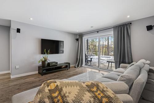 Salle familiale - 220 Rue De L'Archipel, Saint-Denis-De-Brompton, QC - Indoor Photo Showing Living Room