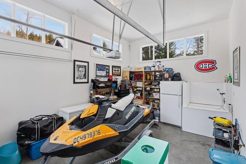 Garage - 220 Rue De L'Archipel, Saint-Denis-De-Brompton, QC - Indoor